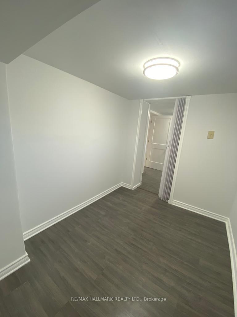 Photo 8 of 65 Marita Place, Vaughan, Glen Shields — HOMEH