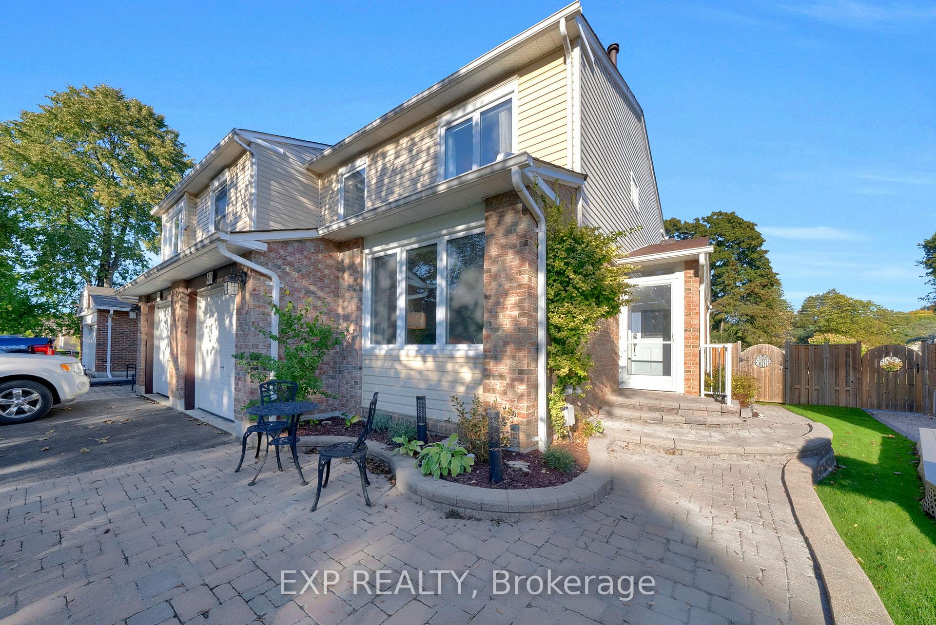Photo 2 of 41 Teresa Drive, Whitby, Downtown Whitby — HOMEH