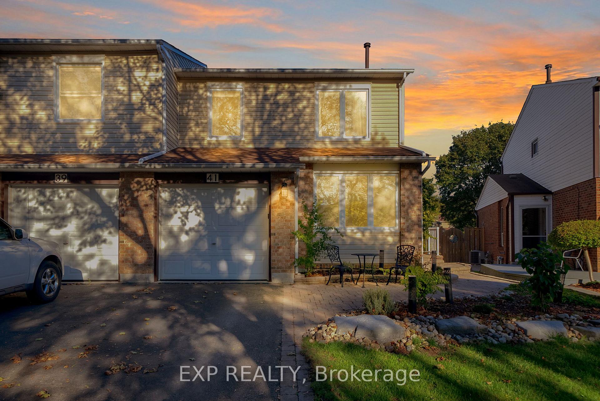 Photo 3 of 41 Teresa Drive, Whitby, Downtown Whitby — HOMEH