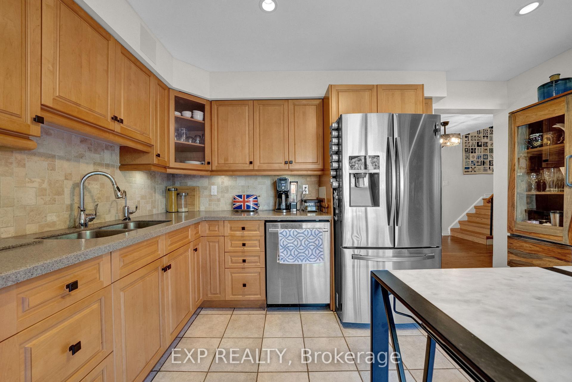 Photo 6 of 41 Teresa Drive, Whitby, Downtown Whitby — HOMEH