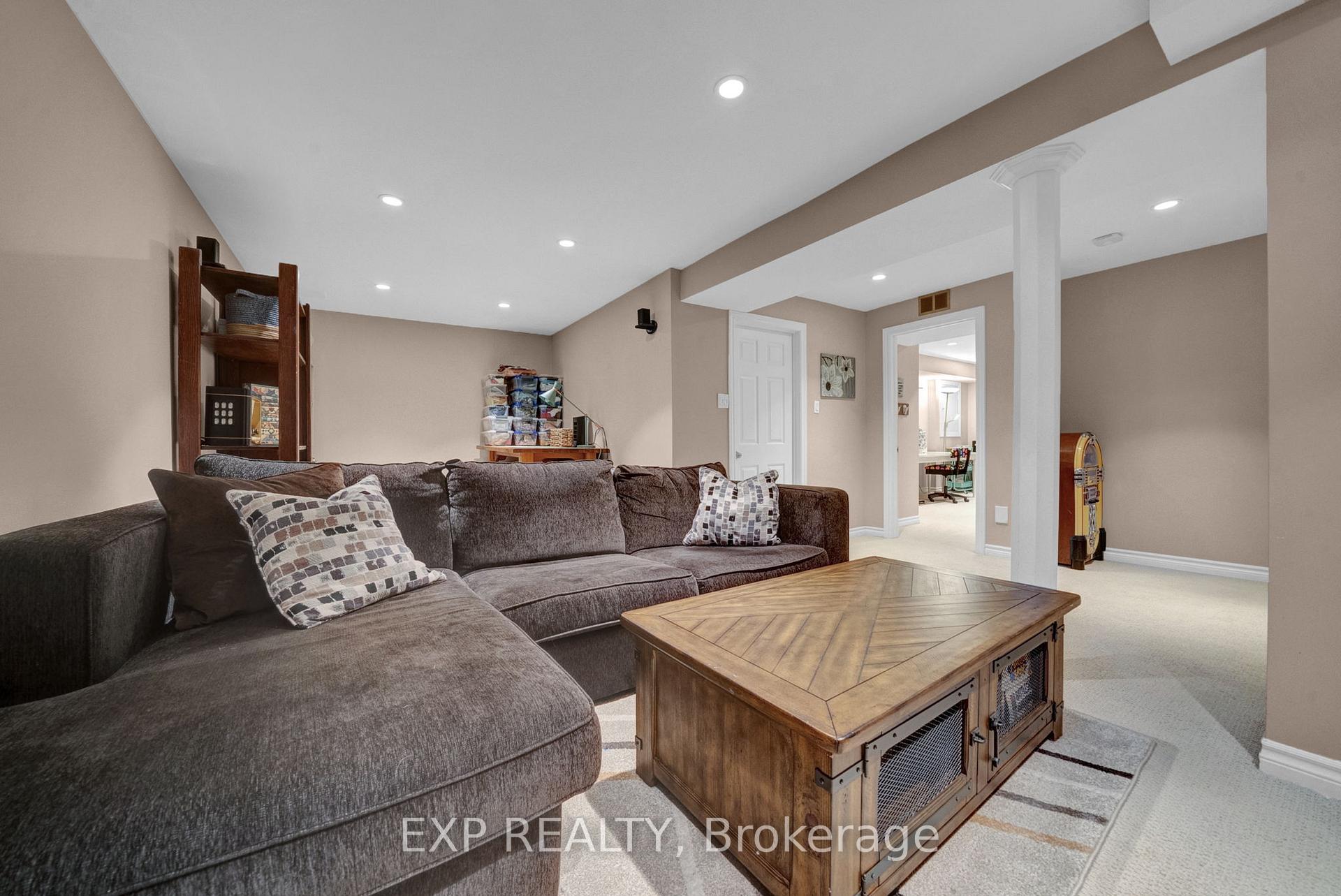 Photo 17 of 41 Teresa Drive, Whitby, Downtown Whitby — HOMEH