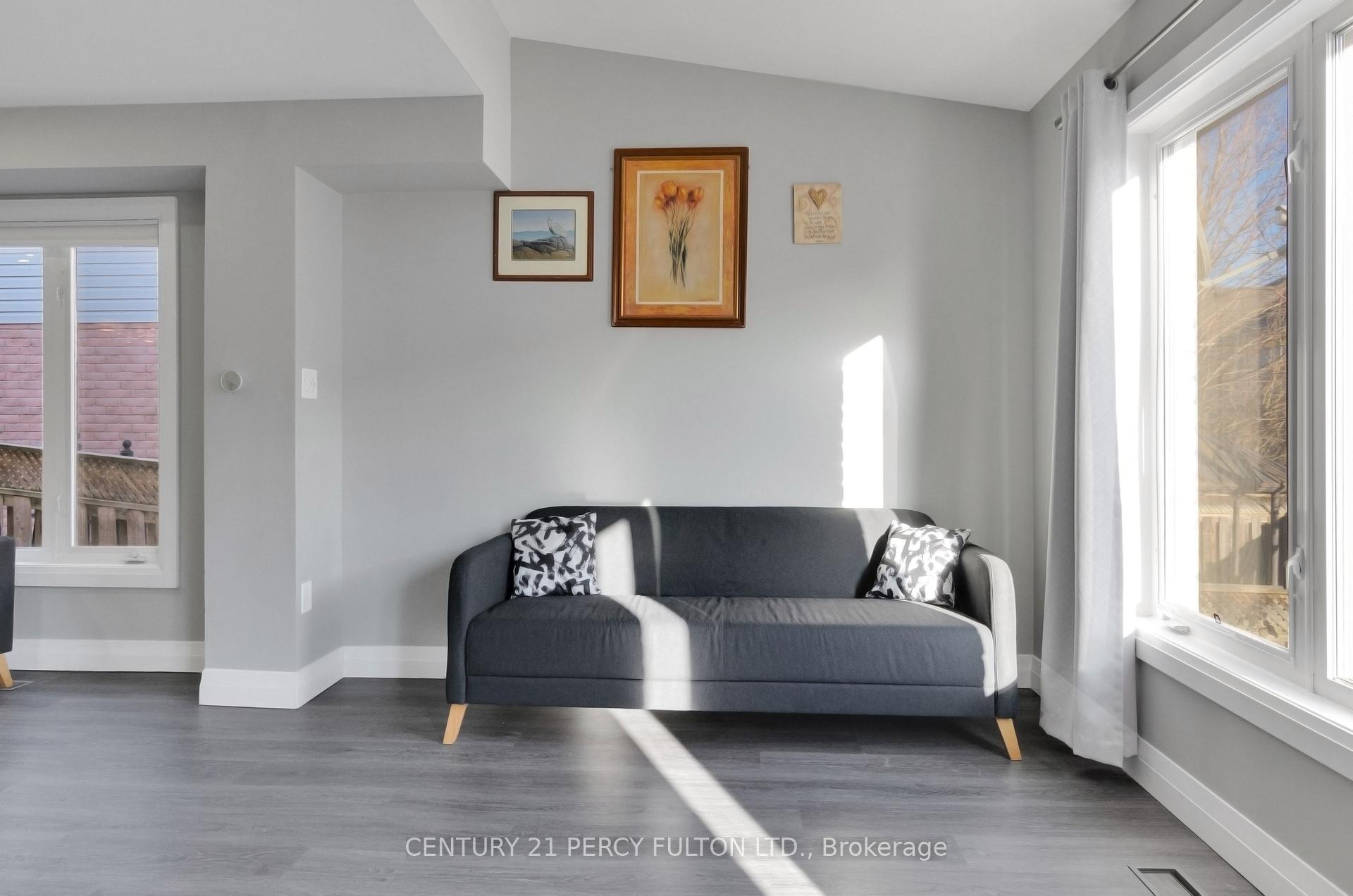 Photo 10 of 19 Odessa Crescent, Whitby, Rolling Acres — HOMEH