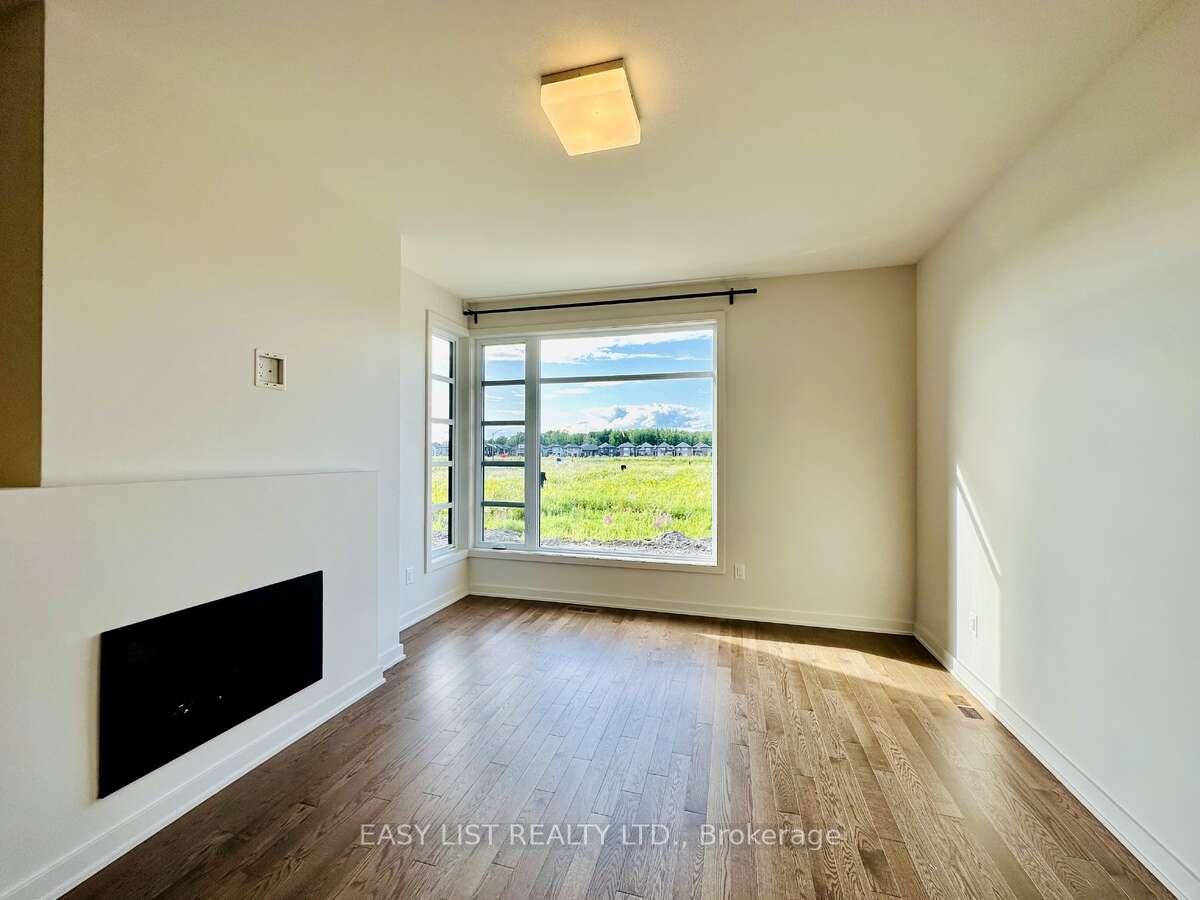 Photo 9 of 754 Solarium Avenue, Ottawa, Riverside South/Gloucester Glen — HOMEH