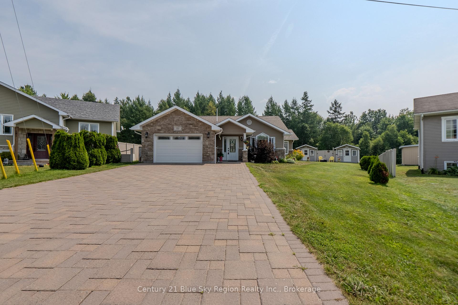 Photo 3 of 182 Birch Court, West Nipissing, Sturgeon Falls — HOMEH