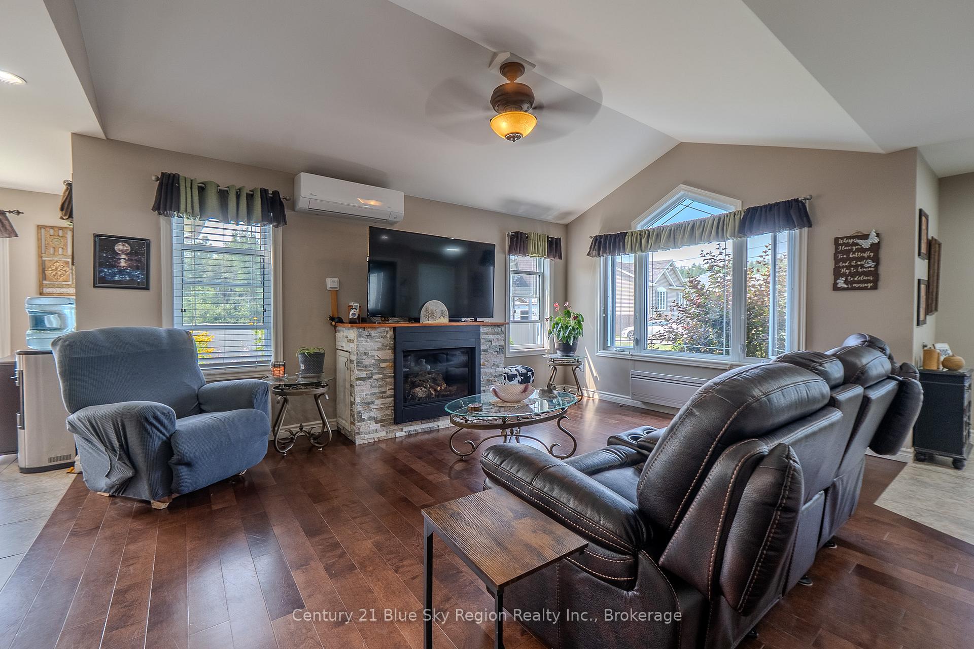 Photo 10 of 182 Birch Court, West Nipissing, Sturgeon Falls — HOMEH