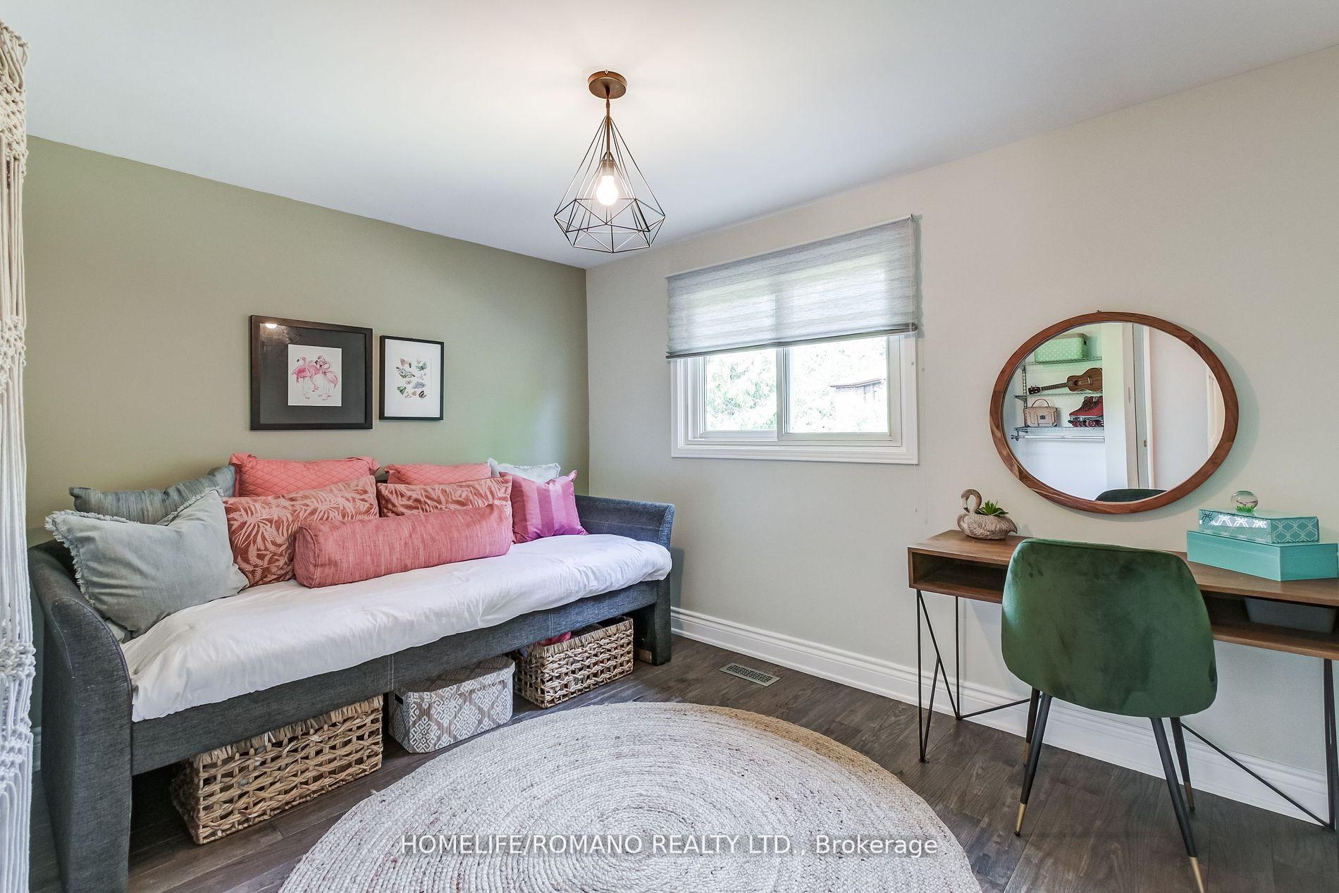 Photo 26 of 10 Glen Hill Drive, Whitby, Blue Grass Meadows — HOMEH
