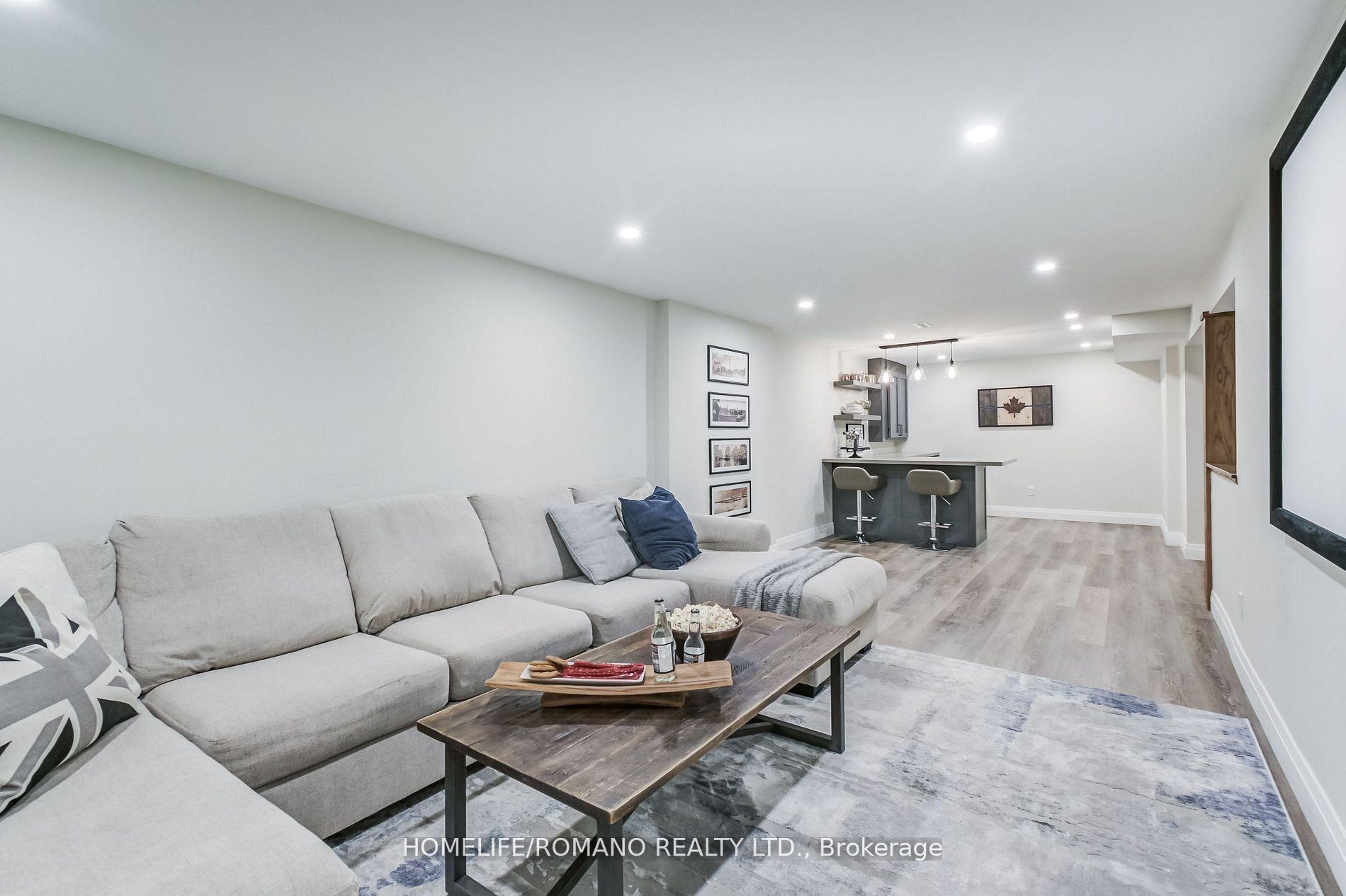 Photo 36 of 10 Glen Hill Drive, Whitby, Blue Grass Meadows — HOMEH