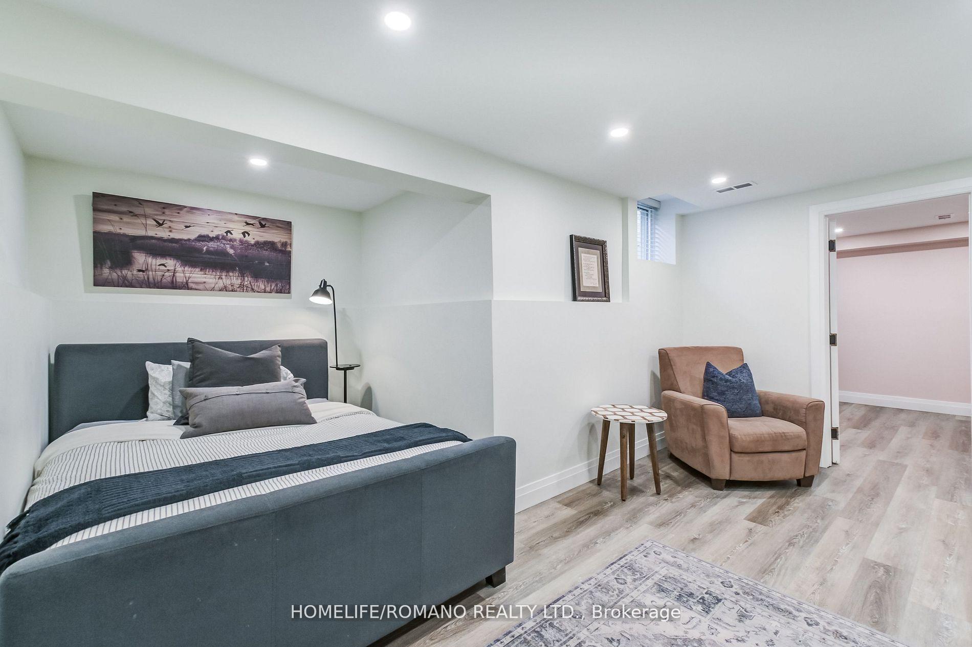 Photo 38 of 10 Glen Hill Drive, Whitby, Blue Grass Meadows — HOMEH
