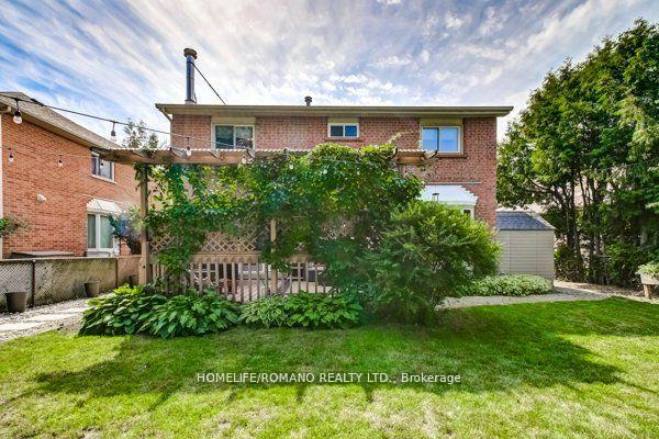 Photo 41 of 10 Glen Hill Drive, Whitby, Blue Grass Meadows — HOMEH