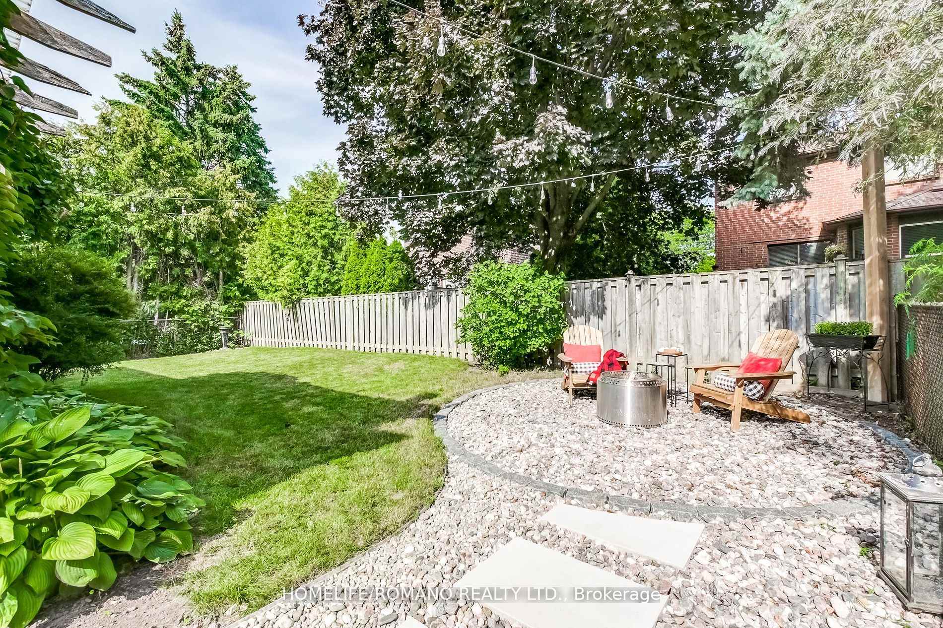 Photo 44 of 10 Glen Hill Drive, Whitby, Blue Grass Meadows — HOMEH