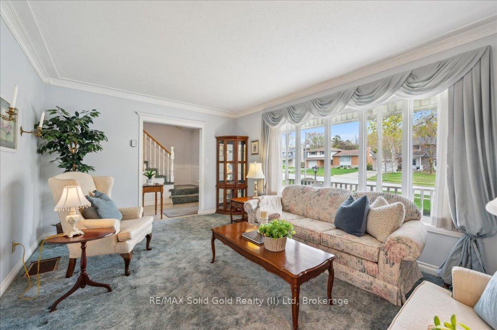 Photo 8 of 199 Bellehaven Drive, Waterloo — HOMEH