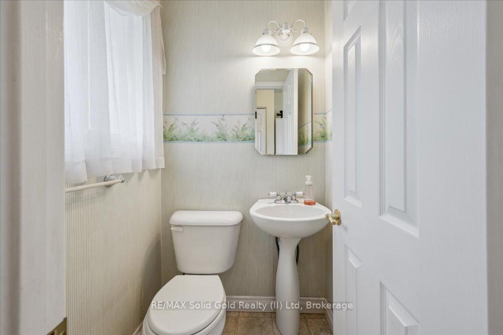 Photo 21 of 199 Bellehaven Drive, Waterloo — HOMEH