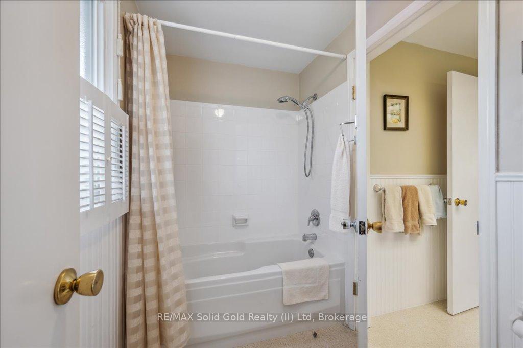 Photo 29 of 199 Bellehaven Drive, Waterloo — HOMEH