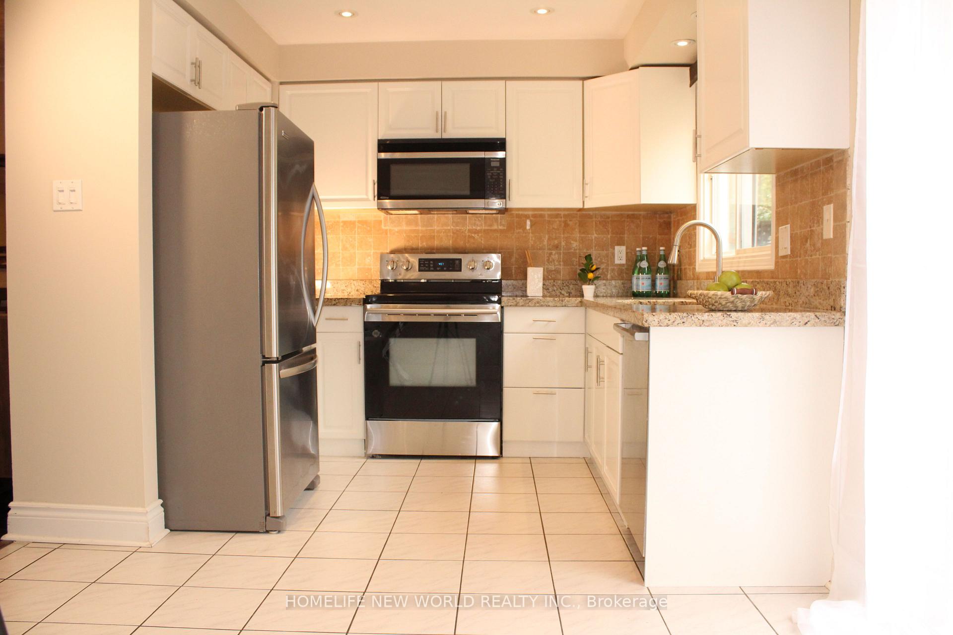 Photo 8 of 100 Bassett Boulevard, Whitby, Pringle Creek — HOMEH