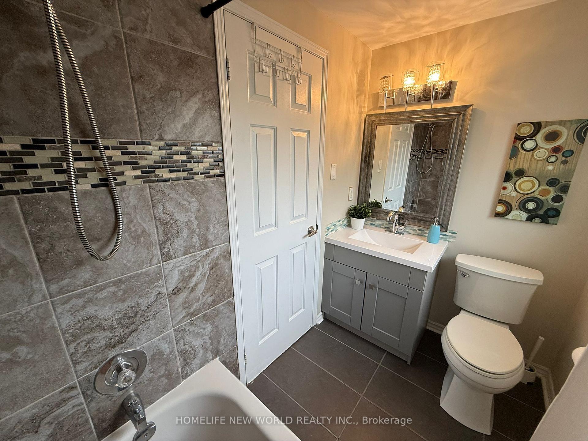 Photo 31 of 100 Bassett Boulevard, Whitby, Pringle Creek — HOMEH