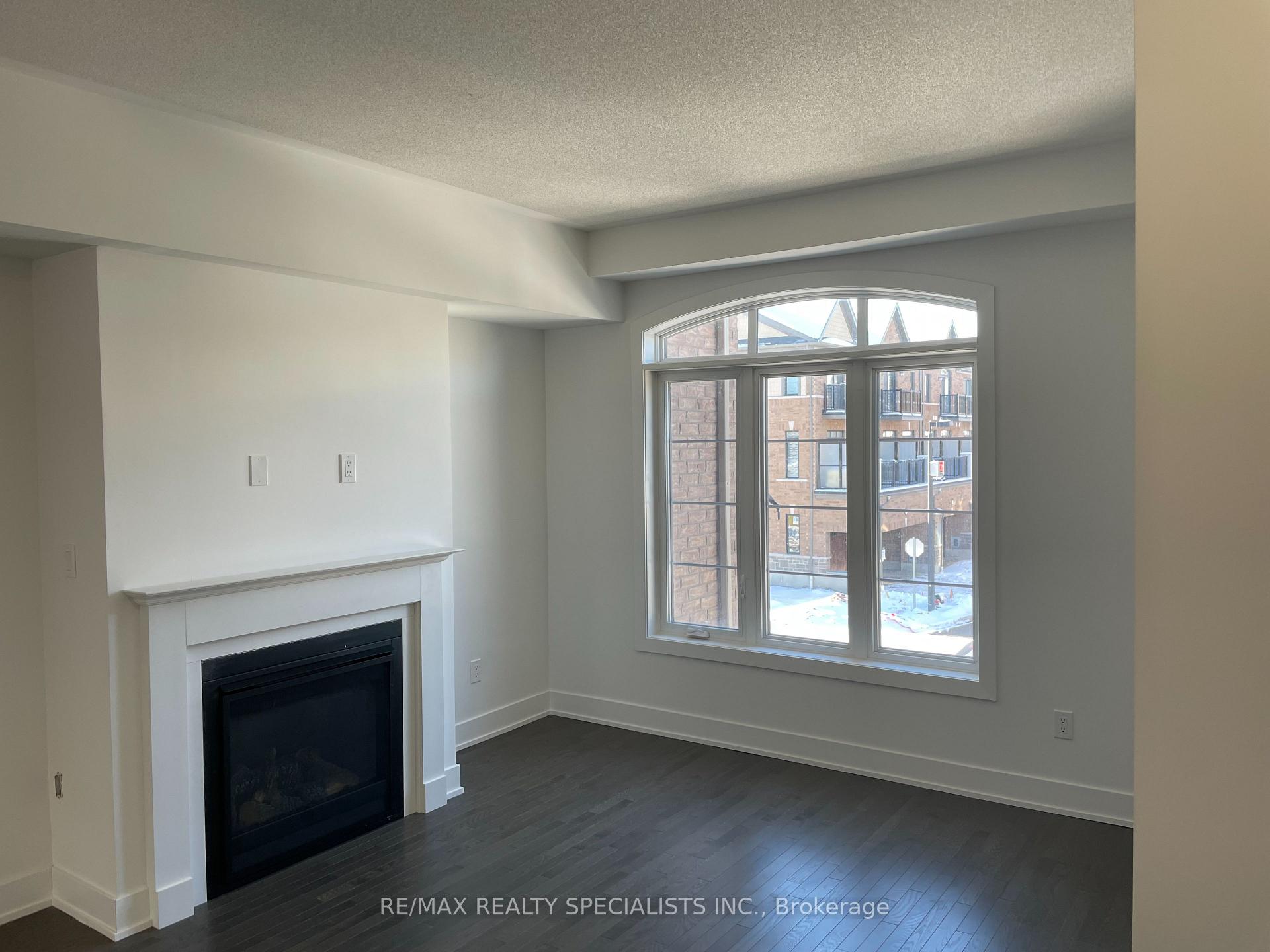 Photo 4 of 73 Dorian Drive, Whitby, Williamsburg — HOMEH