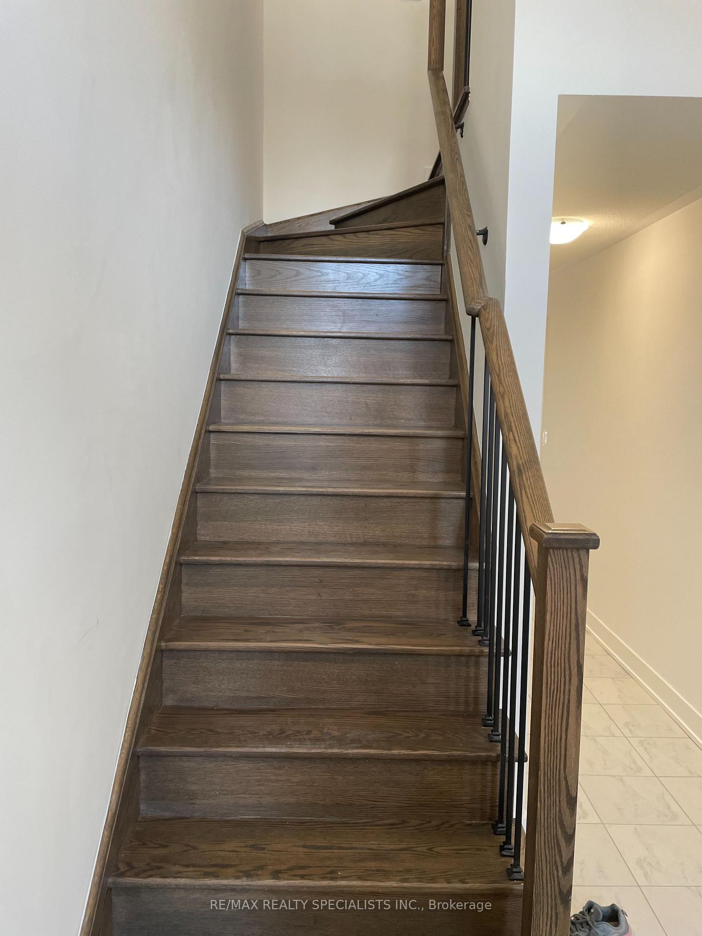 Photo 8 of 73 Dorian Drive, Whitby, Williamsburg — HOMEH
