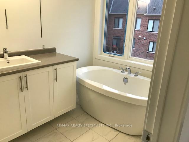 Photo 11 of 73 Dorian Drive, Whitby, Williamsburg — HOMEH
