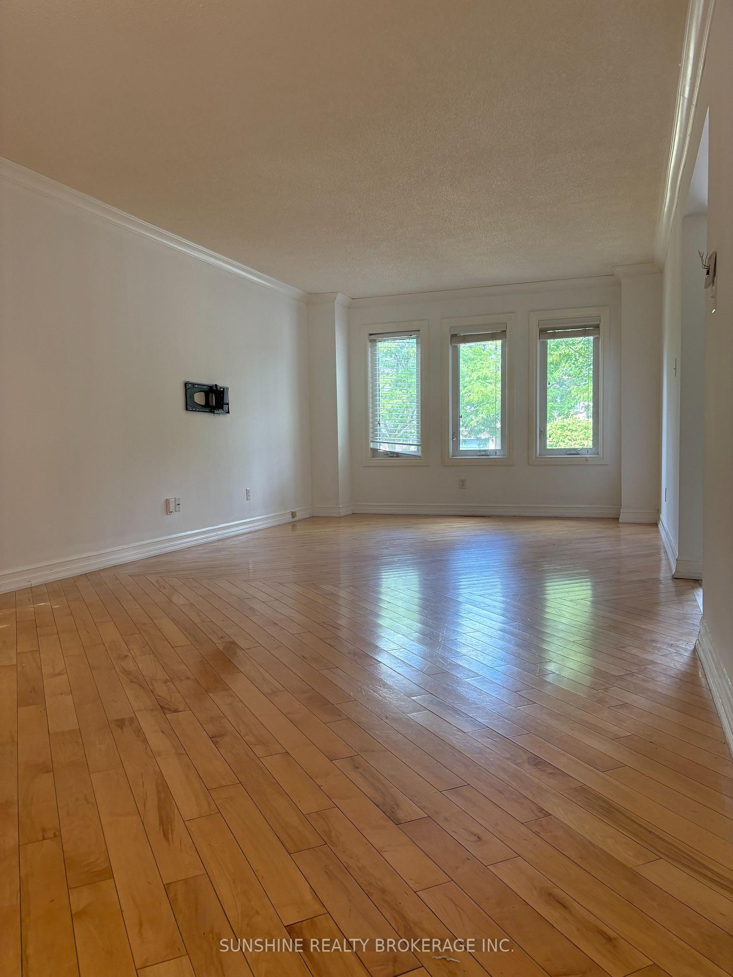 Photo 19 of 45 Eric Clarke Drive, Whitby, Rolling Acres — HOMEH