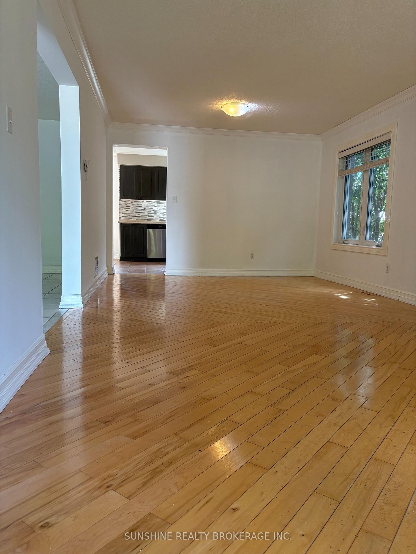 Photo 5 of 45 Eric Clarke Drive, Whitby, Rolling Acres — HOMEH