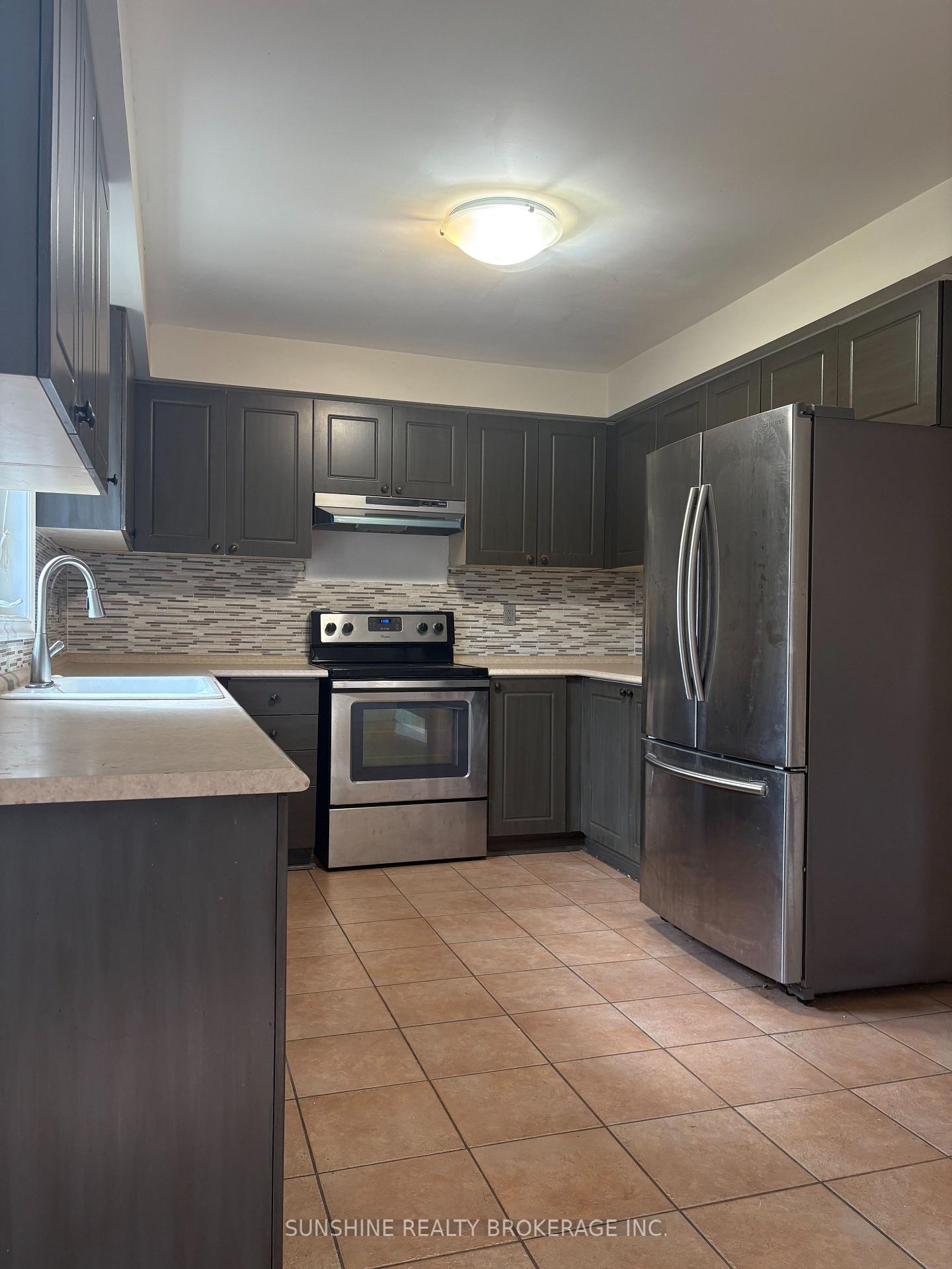 Photo 6 of 45 Eric Clarke Drive, Whitby, Rolling Acres — HOMEH