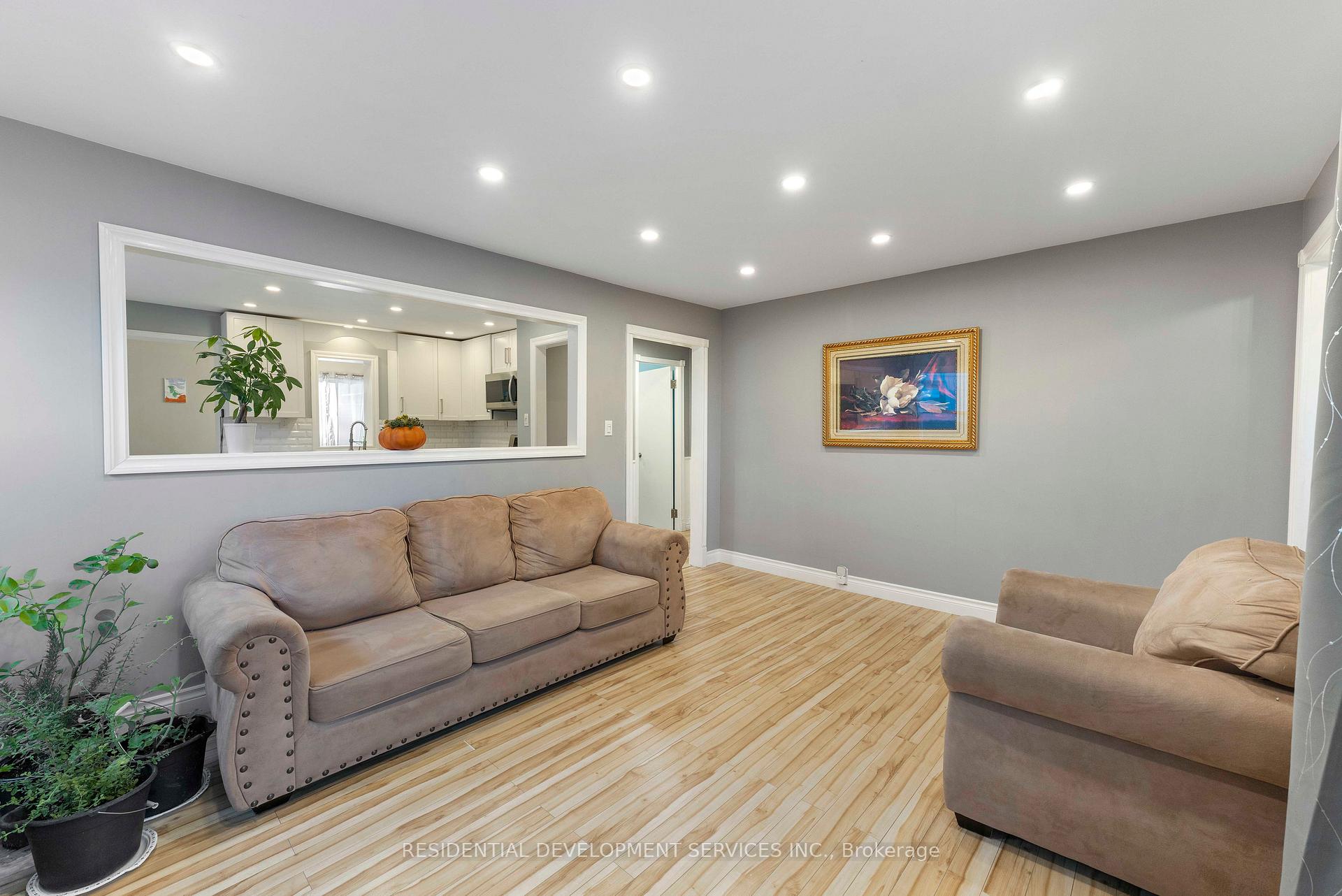Photo 8 of 4 Nelson Avenue, Ajax, Central — HOMEH