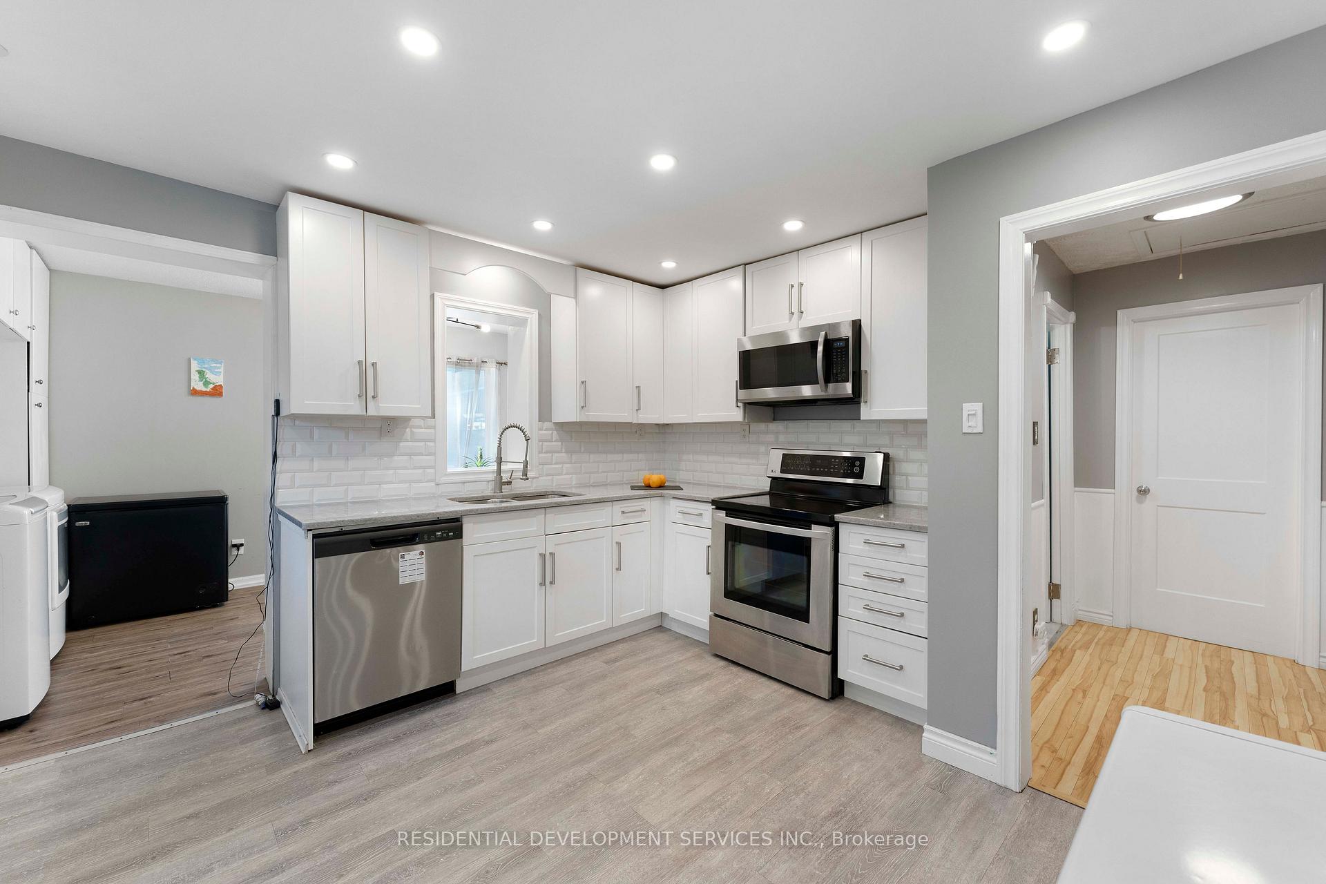 Photo 12 of 4 Nelson Avenue, Ajax, Central — HOMEH