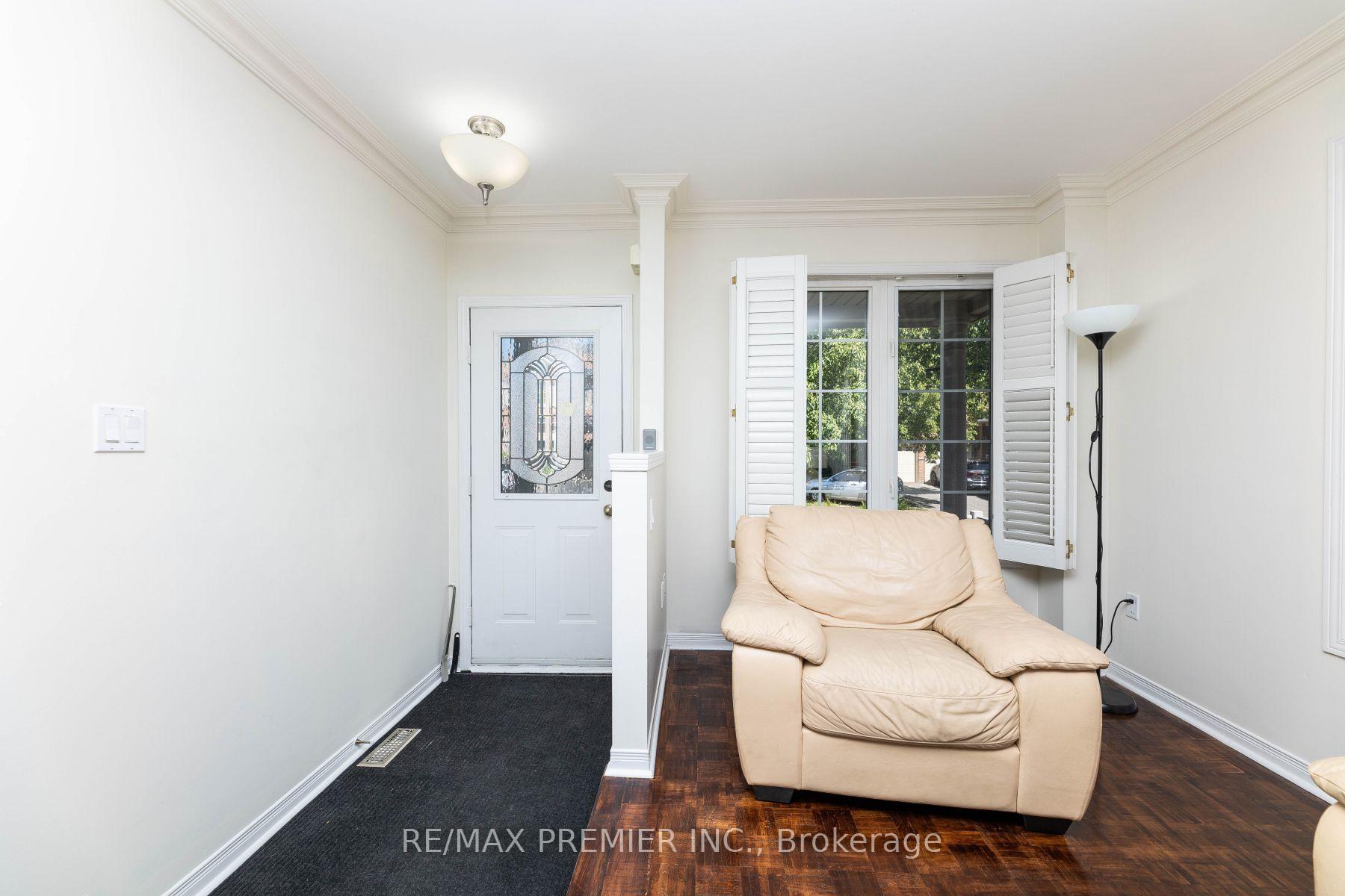 Photo 3 of Unit Upper, 56 Bologna Road, Vaughan, Vellore Village — HOMEH