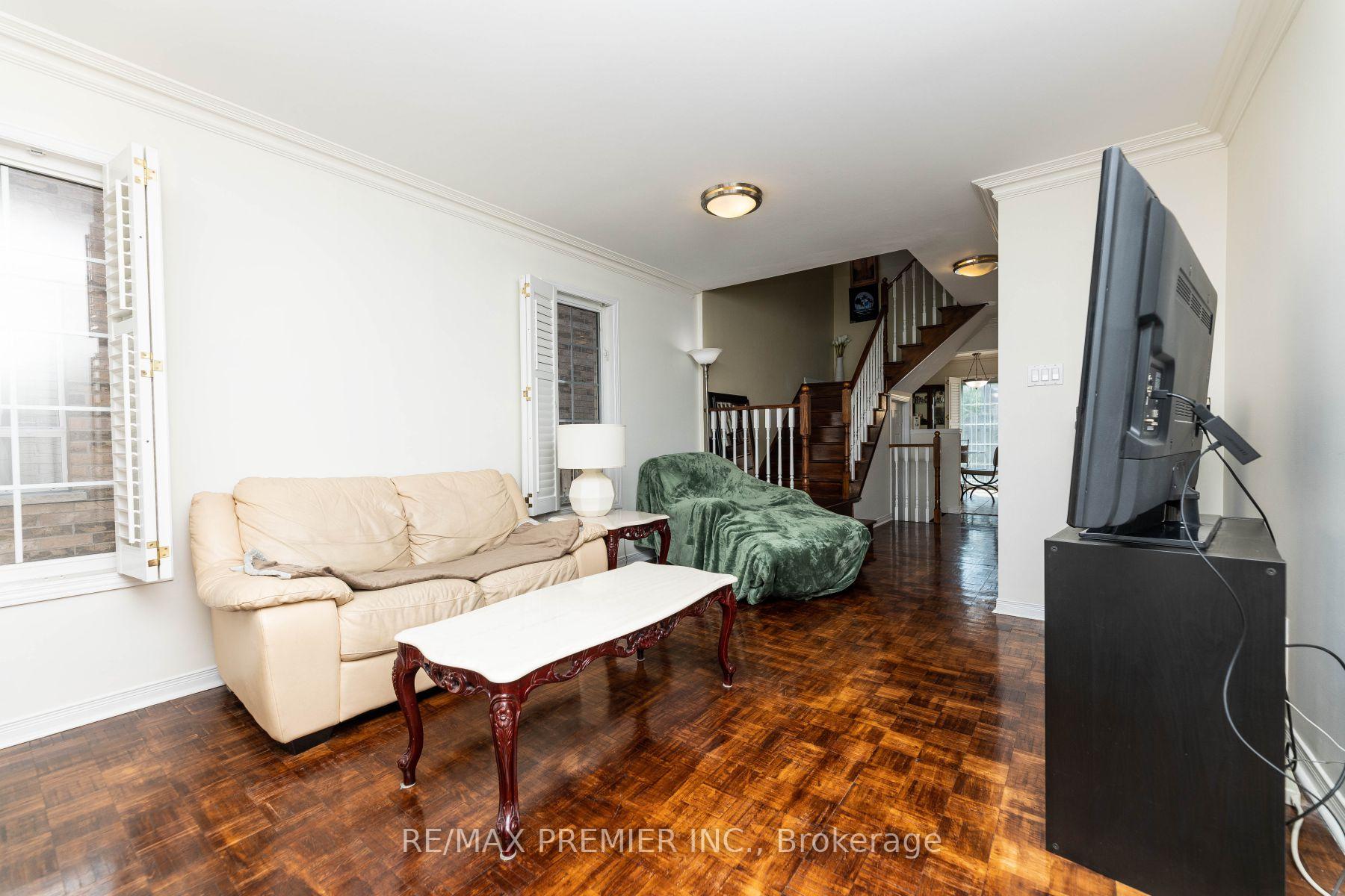 Photo 4 of Unit Upper, 56 Bologna Road, Vaughan, Vellore Village — HOMEH