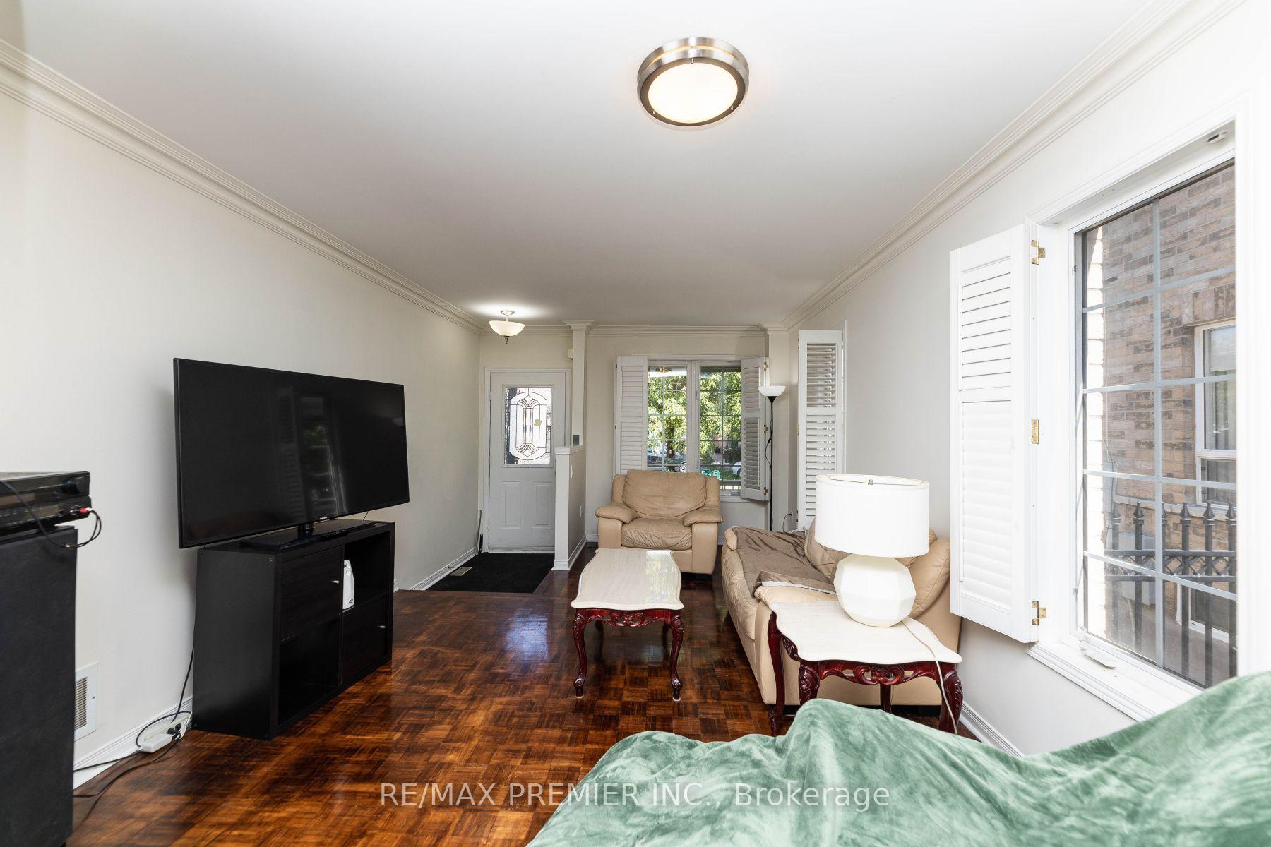 Photo 5 of Unit Upper, 56 Bologna Road, Vaughan, Vellore Village — HOMEH