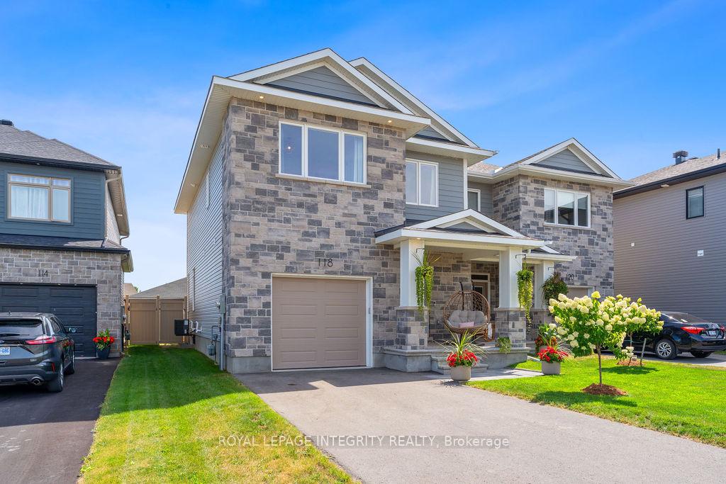 Photo 2 of 118 Thomas Street S, Arnprior — HOMEH
