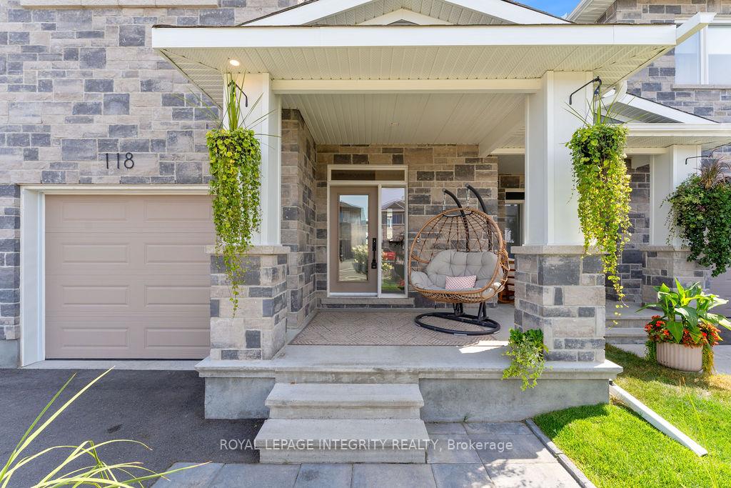 Photo 3 of 118 Thomas Street S, Arnprior — HOMEH