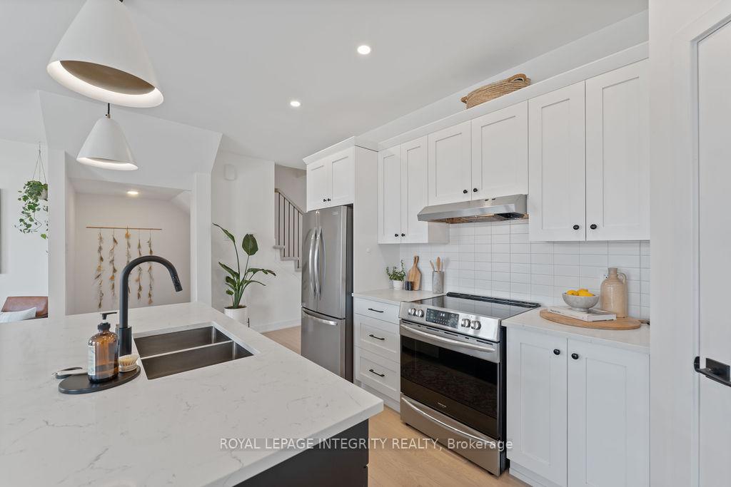 Photo 10 of 118 Thomas Street S, Arnprior — HOMEH