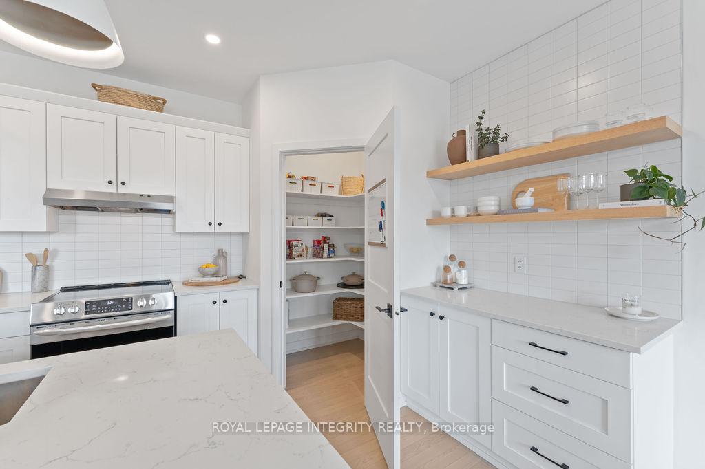Photo 11 of 118 Thomas Street S, Arnprior — HOMEH