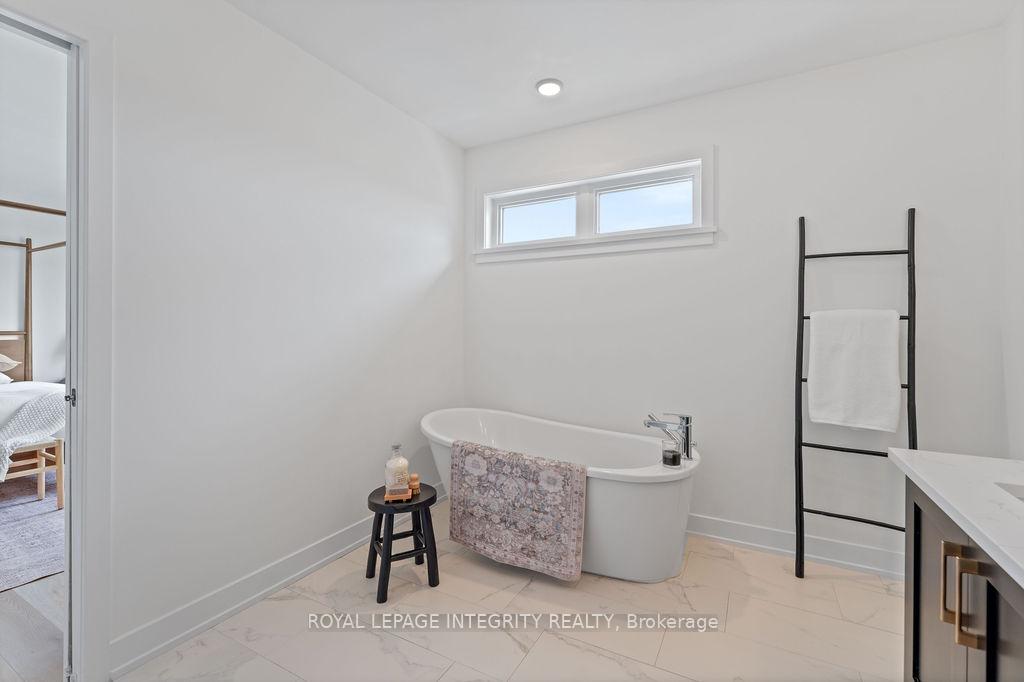 Photo 19 of 118 Thomas Street S, Arnprior — HOMEH