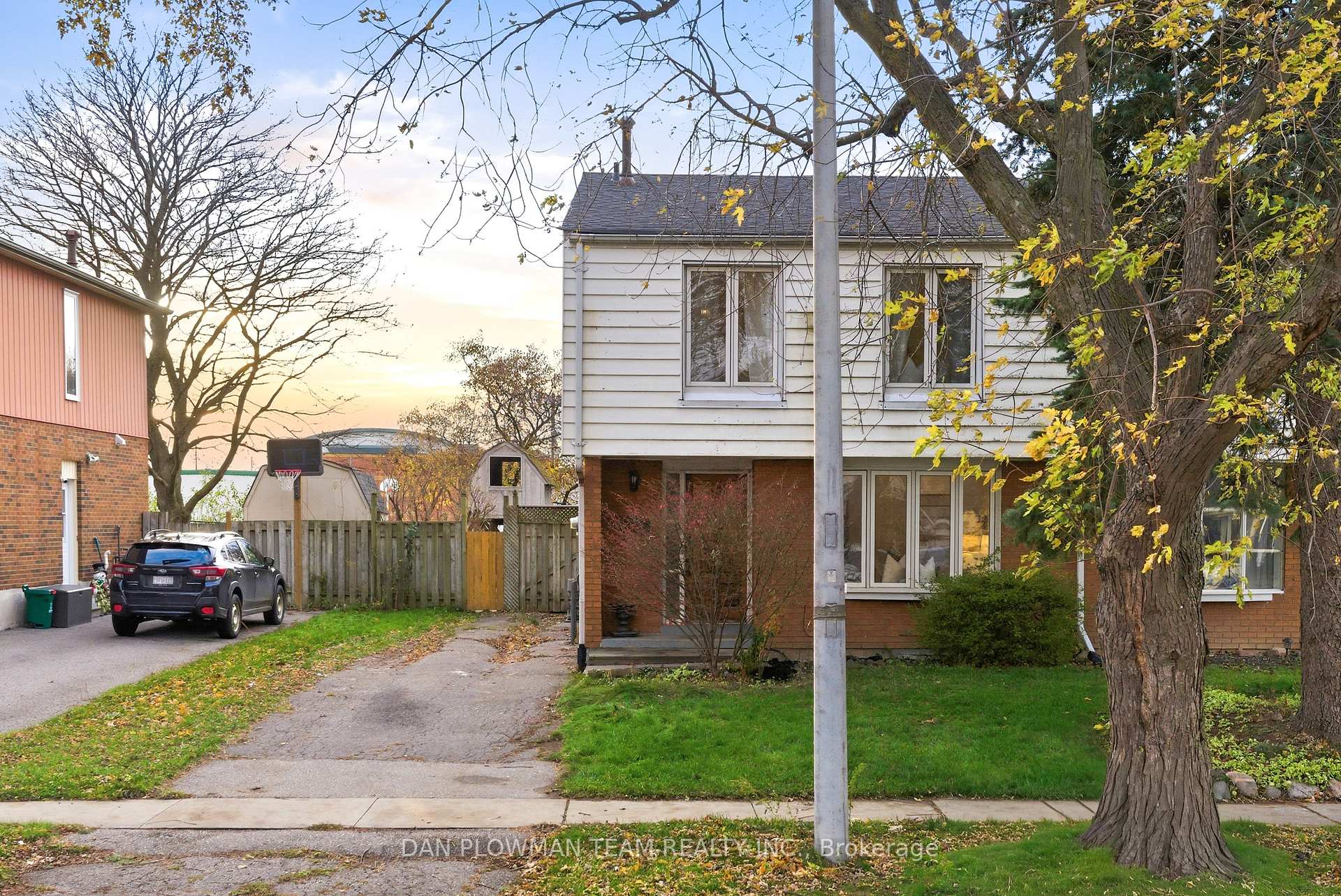 Photo 2 of 366 Rosedale Drive, Whitby, Downtown Whitby — HOMEH
