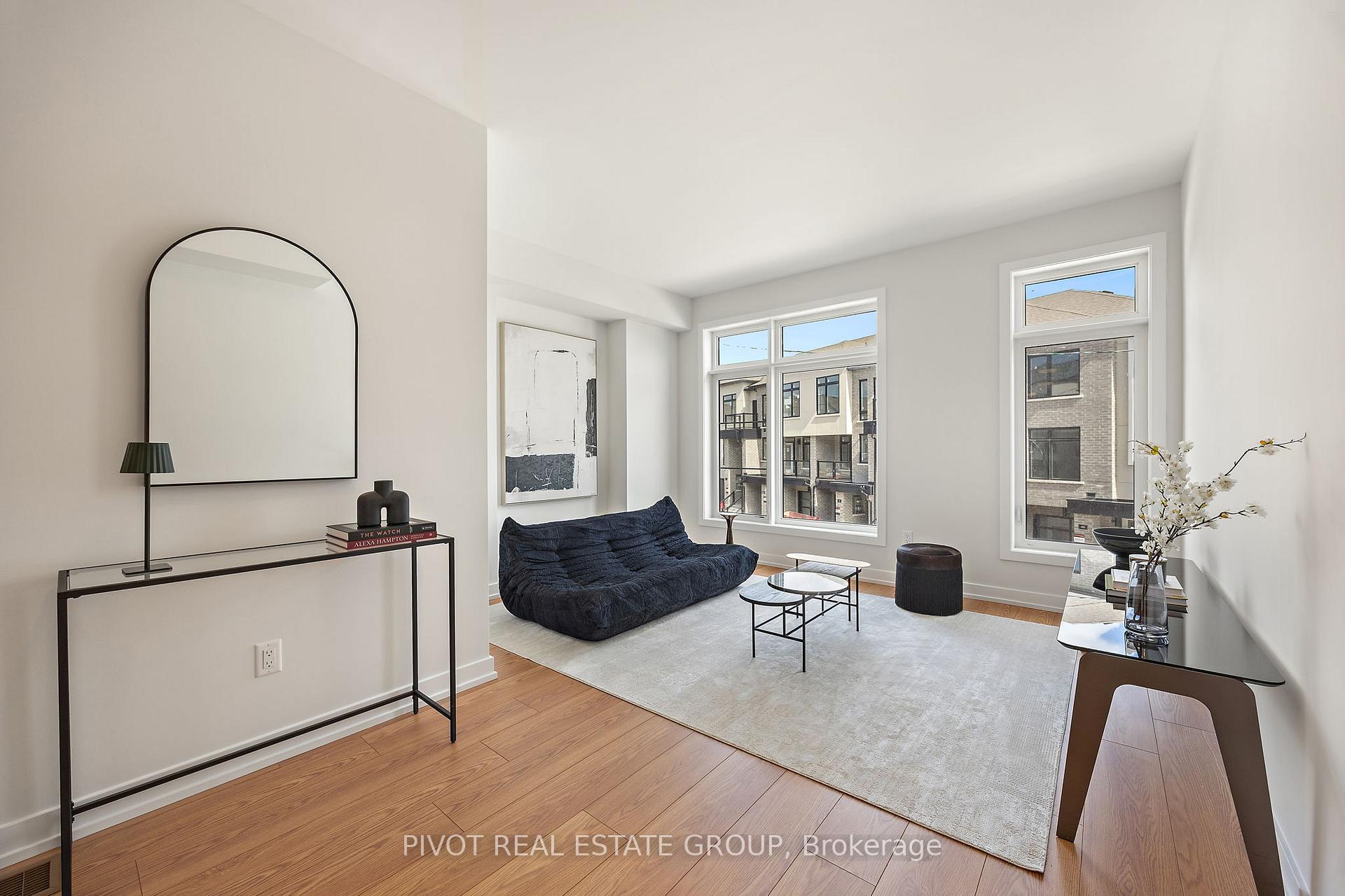 Photo 12 of 31 Pluto Way, Whitby, Brooklin — HOMEH