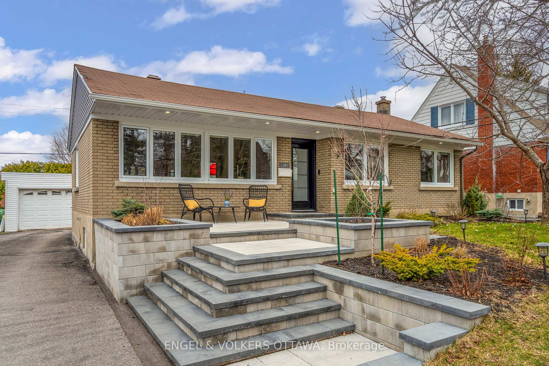 Photo 2 of 1297 Snowdon Street, Ottawa, Alta Vista — HOMEH