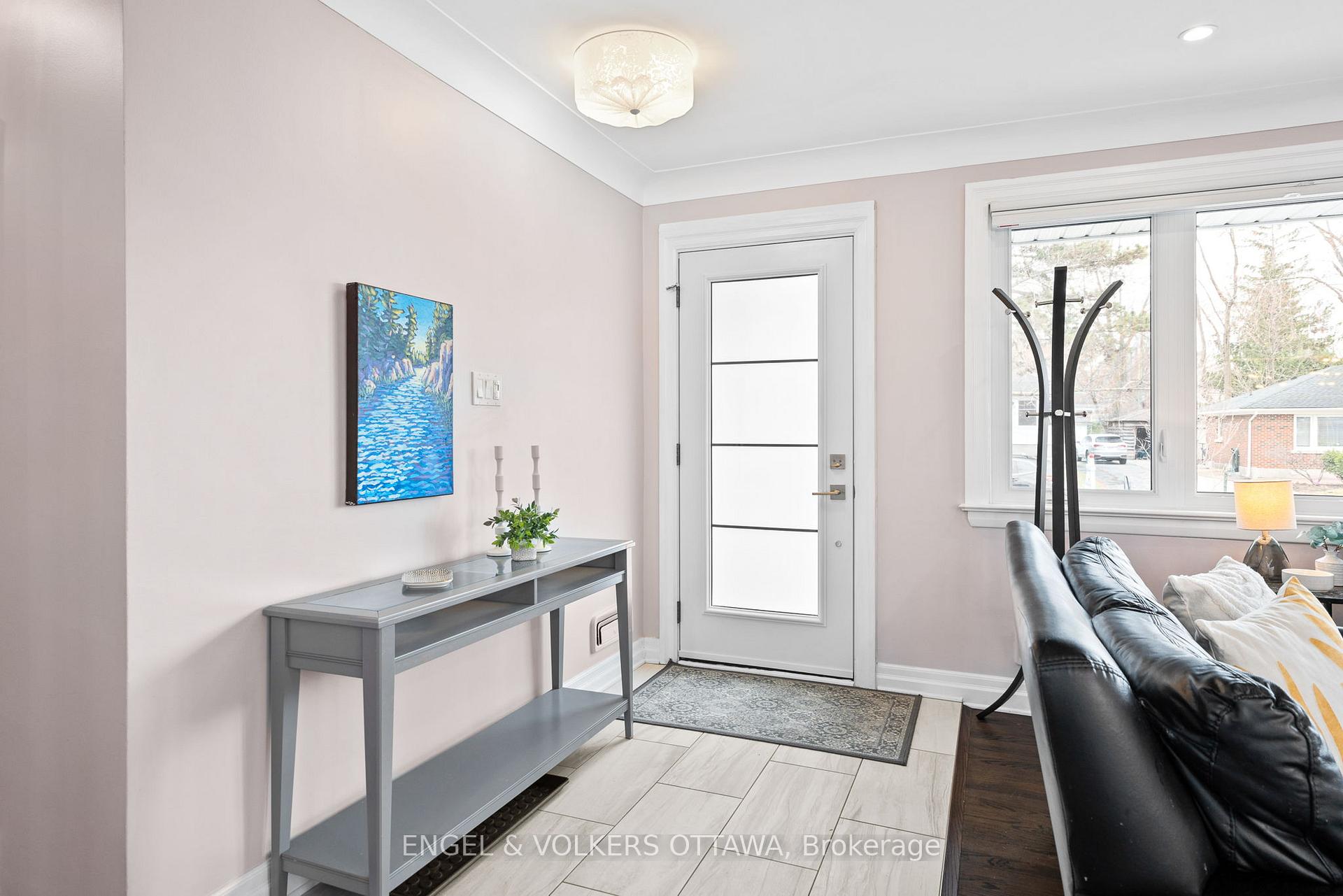 Photo 4 of 1297 Snowdon Street, Ottawa, Alta Vista — HOMEH