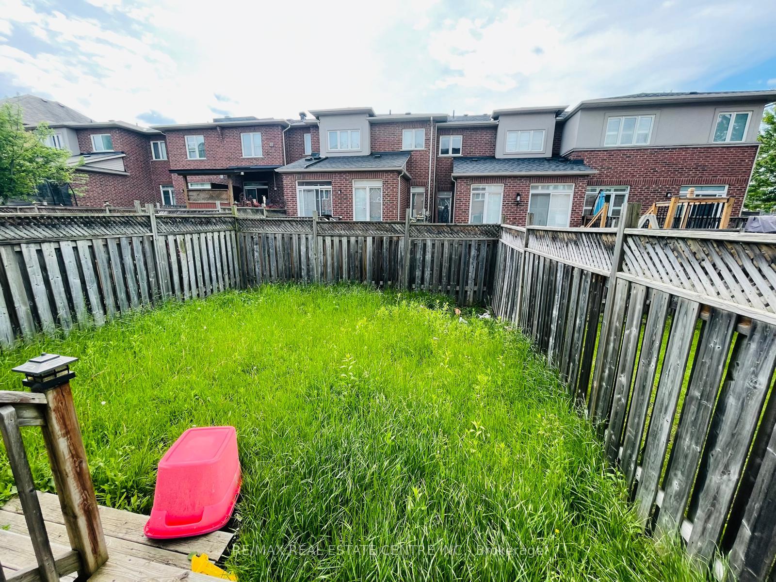 Photo 5 of 38 Rustwood Road, Vaughan, Patterson — HOMEH