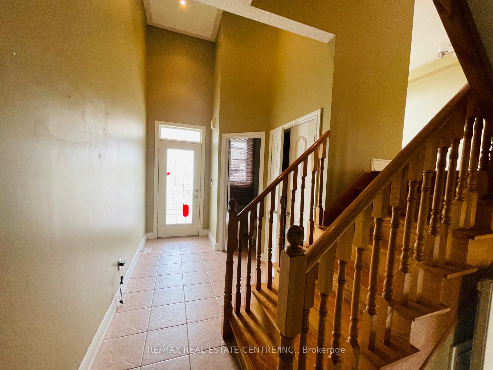 Photo 7 of 38 Rustwood Road, Vaughan, Patterson — HOMEH