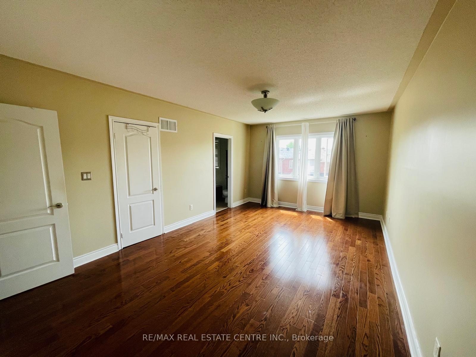 Photo 20 of 38 Rustwood Road, Vaughan, Patterson — HOMEH