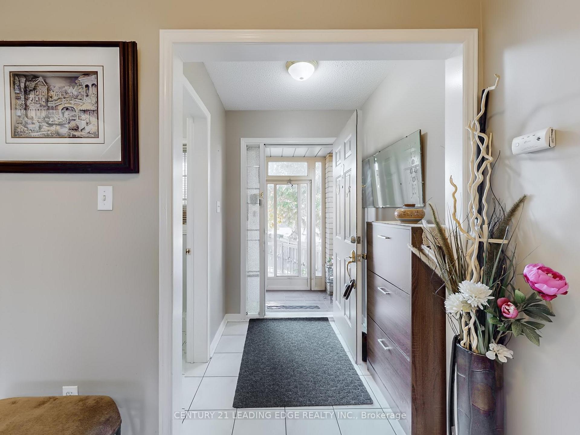 Photo 5 of 36 Opera Place, Vaughan, East Woodbridge — HOMEH