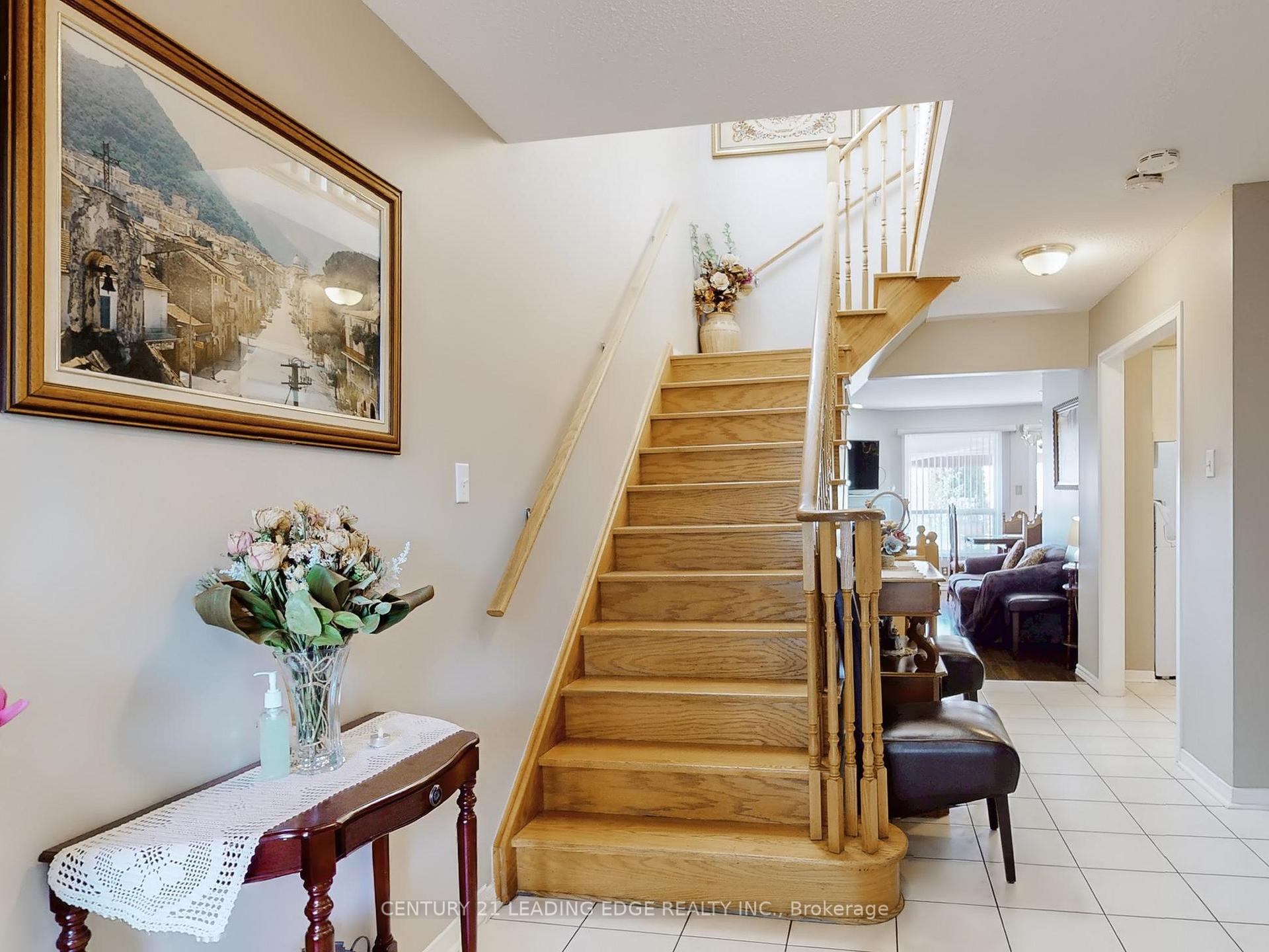 Photo 6 of 36 Opera Place, Vaughan, East Woodbridge — HOMEH