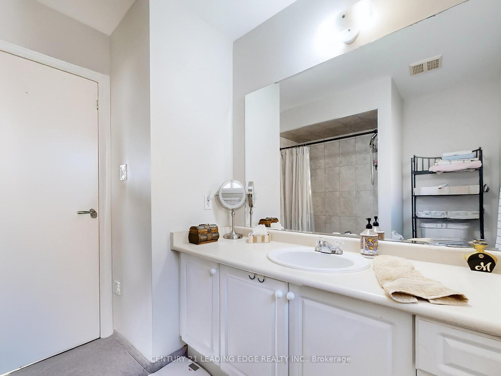 Photo 23 of 36 Opera Place, Vaughan, East Woodbridge — HOMEH
