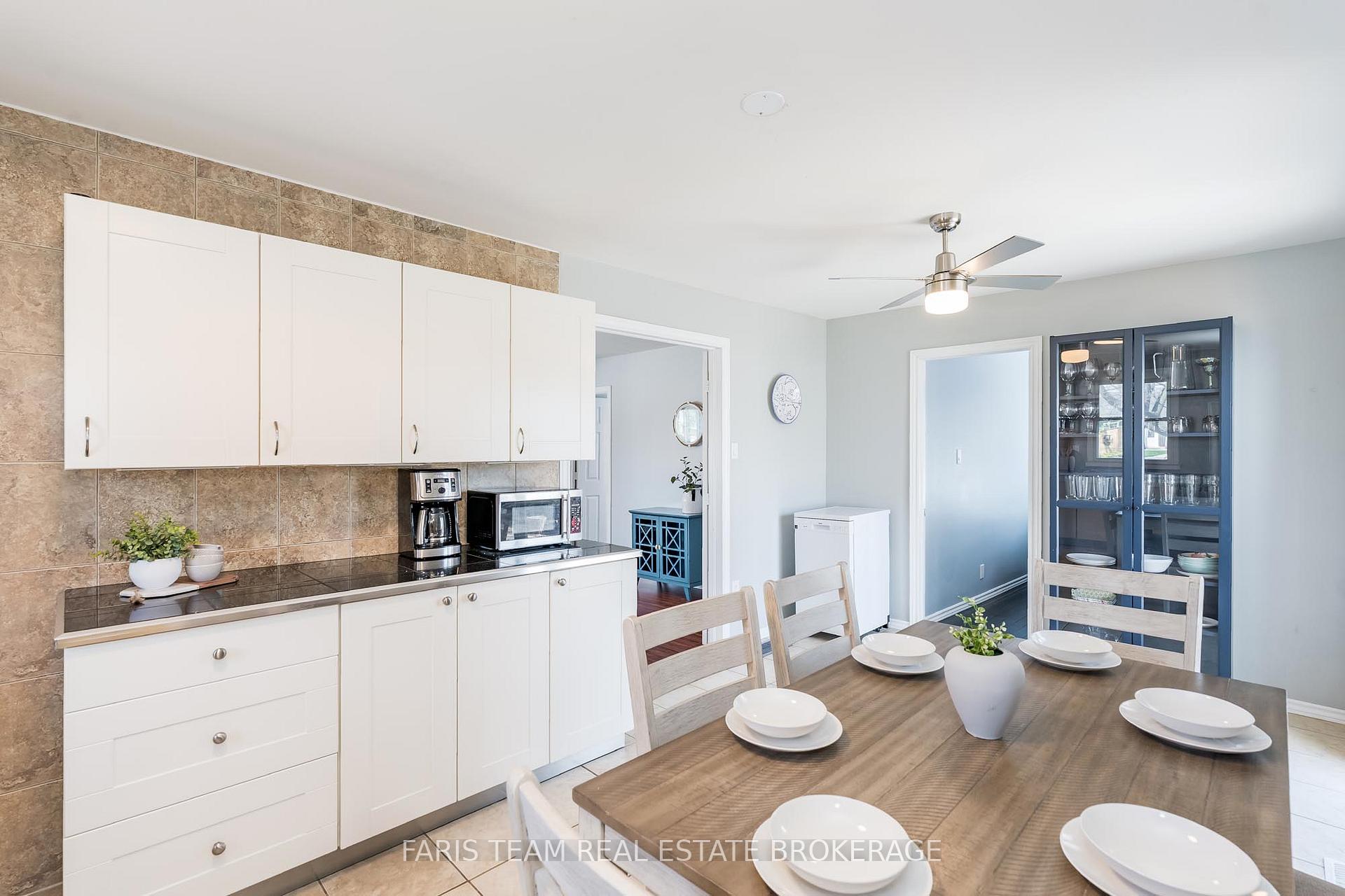 Photo 7 of 24 Old Mosley Street, Wasaga Beach — HOMEH