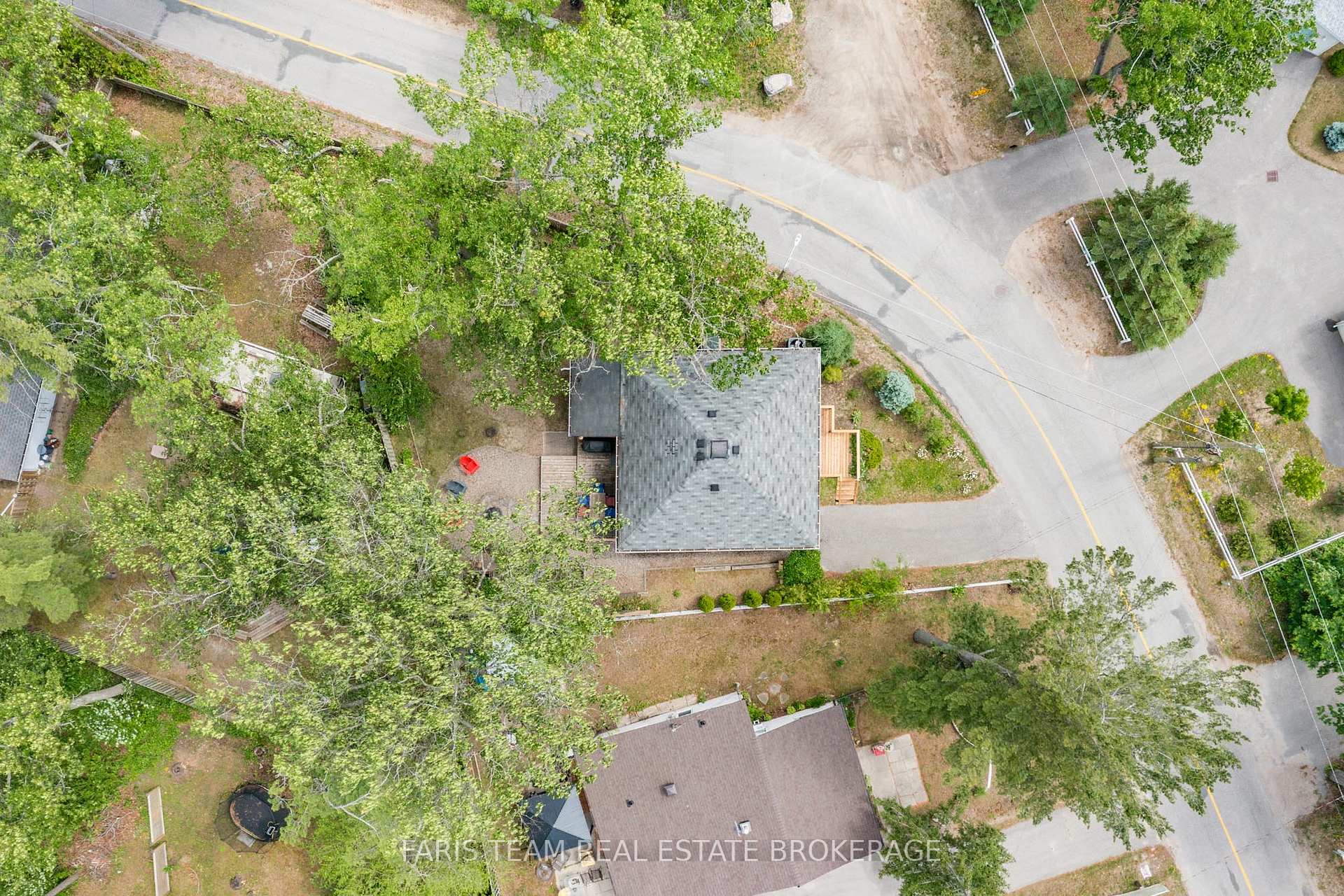 Photo 22 of 24 Old Mosley Street, Wasaga Beach — HOMEH
