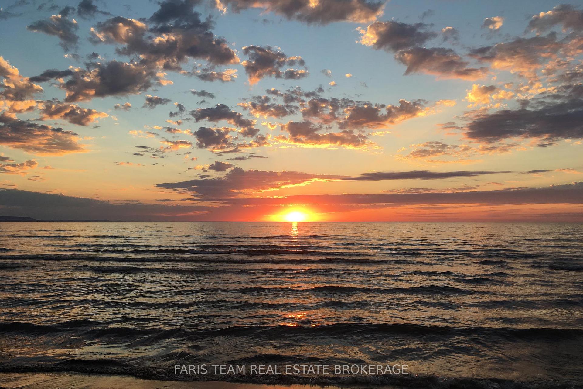 Photo 25 of 24 Old Mosley Street, Wasaga Beach — HOMEH