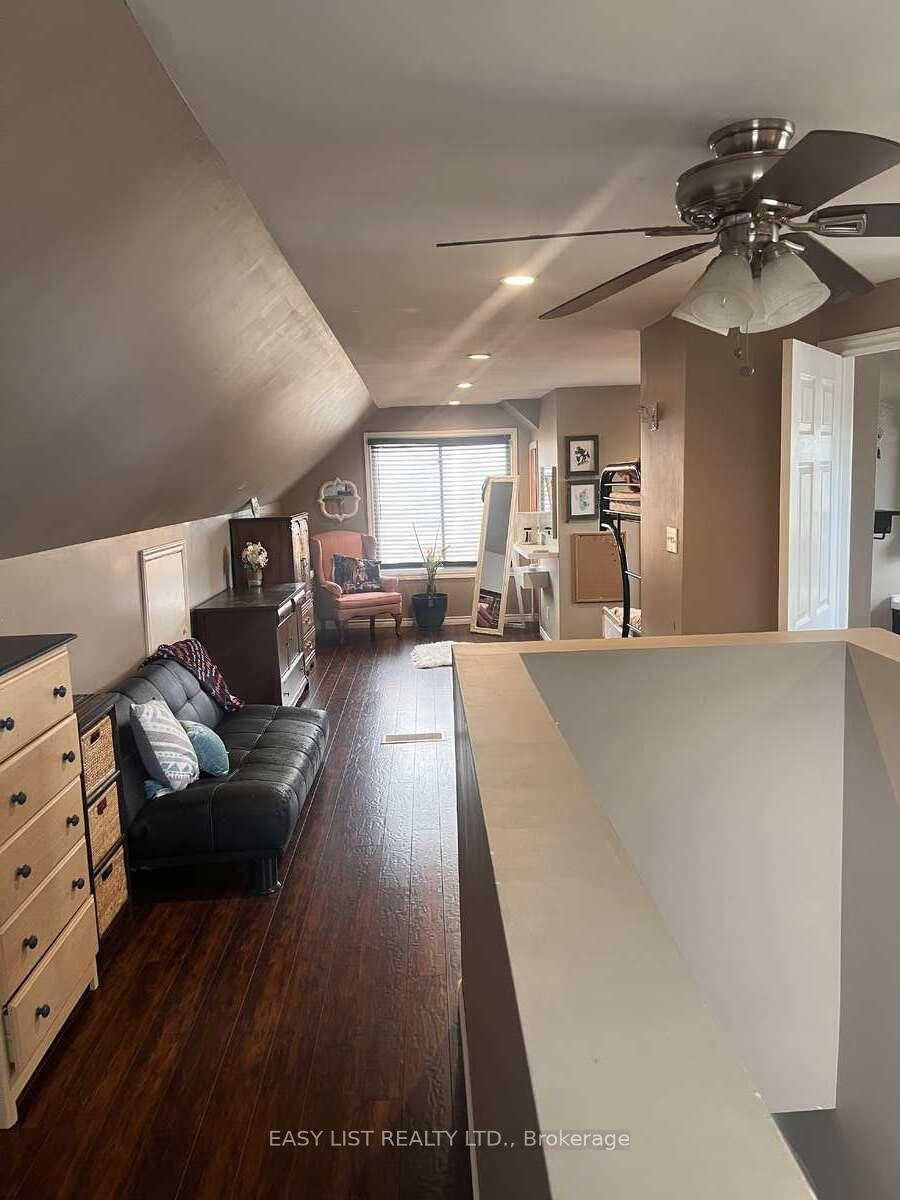 Photo 14 of 1136 Fairview Boulevard, Windsor — HOMEH