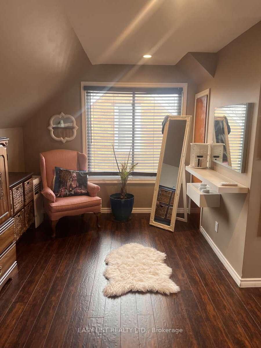 Photo 17 of 1136 Fairview Boulevard, Windsor — HOMEH